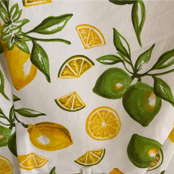 Isaac Mizrahi Citrus Print Women's Shorts Size 4 - Picture 7 of 12